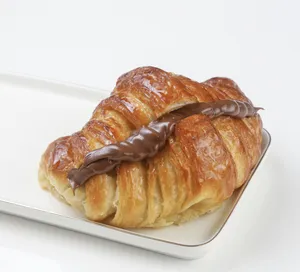 Medialuna rellena de nutella