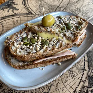 Tapado de Jamón pavo ahumado con queso gouda