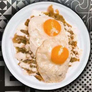 CHILAQUILES CON HUEVO