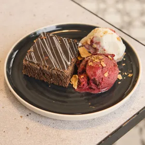 Brownie Con Helado