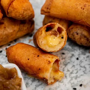 Rollos de gouda con cebollas dulces