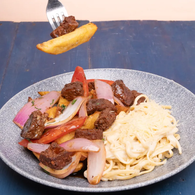 Tallarín a la Crema Saltado