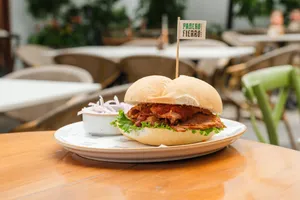 Pan Con Asado