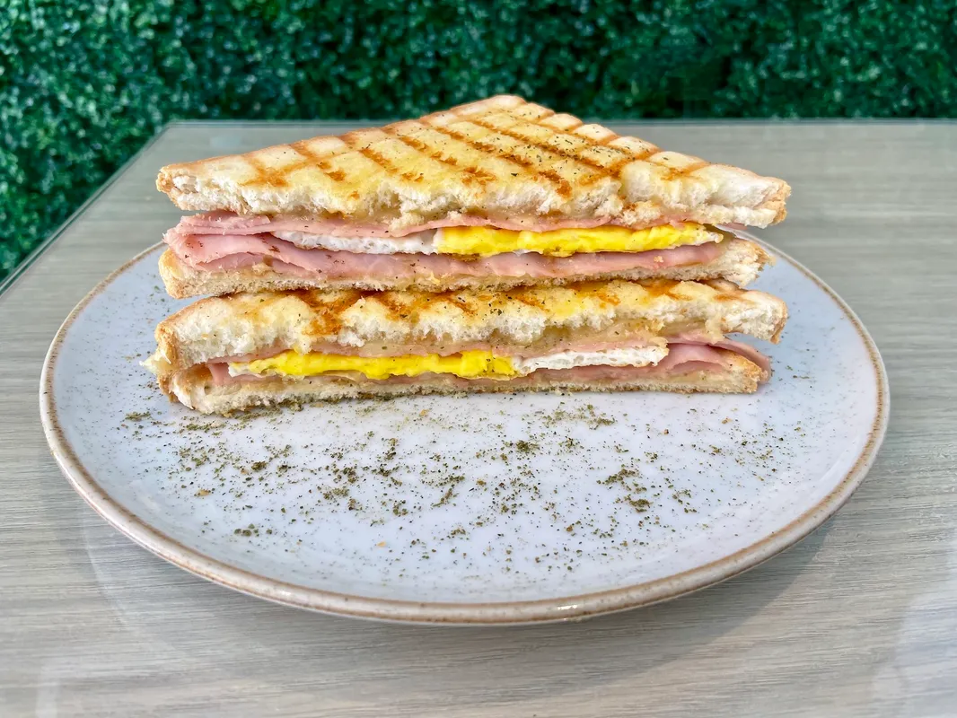 Mixto caliente