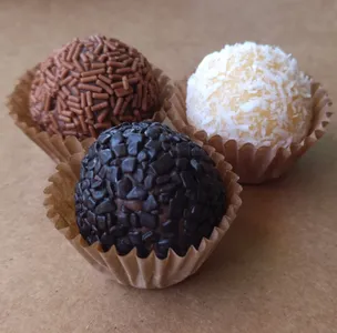 Brigadeiros - 6 unidades