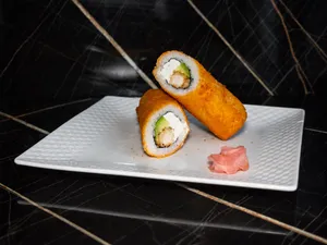 Handroll camarón, palta, queso crema