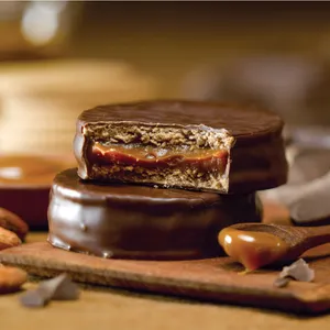 Alfajor Cachafaz Dulce de Leche con Chocolate Negro
