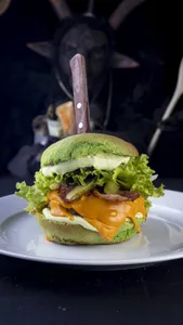 CARNIVORACITY BURGER