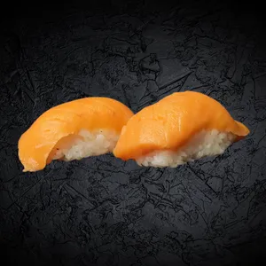 Nigiris de salmón