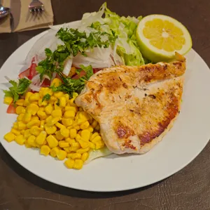 Pollo con Ensalada Pollo con Ensalada