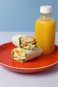 Wrap Cesar o Brasa + Jugo