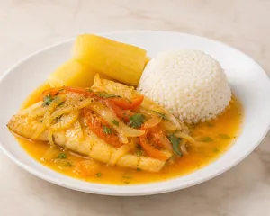 Sudado de Filete de Corvina con arroz