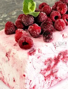 Mousse mediano frambuesa (6 porciones aprox)