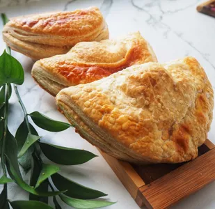 Empanada de hoja - queso x 6 unid.