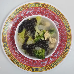 Sopa de algas con pollo