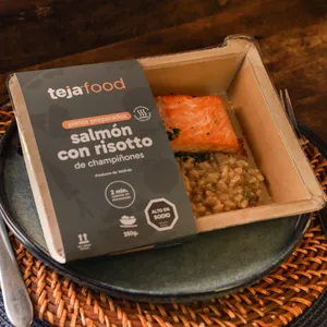 Salmón con risotto de champiñones