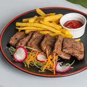 Filete de vacuno con papas fritas