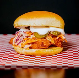 Spicy Buffalo Chicken 🍗 (Chicken Del Día Jueves)