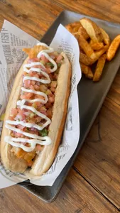 Completo Porteño con Papas Fritas