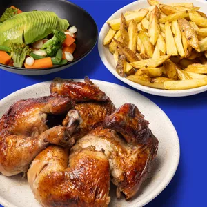 1 Pollo + Papas Fritas + Ensalada Cocida