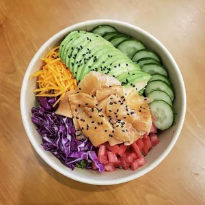 Poke acevichado - 407 kcal