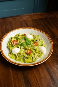 Fetuccini con Pesto