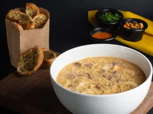 Sopa Criolla/minuta + 6 Pan Al Ajo