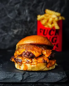 Combo Parejitas: 2 burger + 2papas + 6 alitas
