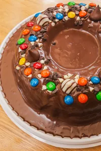 Volcano Mediano Chocolate M&M  & Kisses