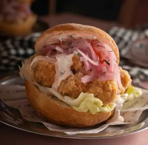 Pan Con Huevera