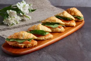 Salmón rúcula 12 tapaditos