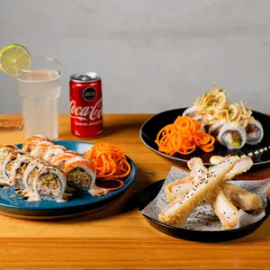 Combo SushiMan x 2 : 1 bacon sweet, 1 bocatto, 1 porción de croquetas de palmito