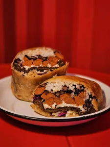 Burrito de Milanesa con Salchicha