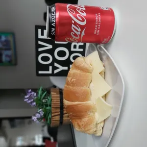 Croissant + bebida