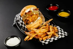 La Doña Milna + Papas LFC