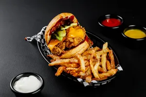 La Simon Bolivar + Papas LFC