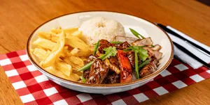 Lomo saltado