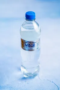 Agua mineral con gas