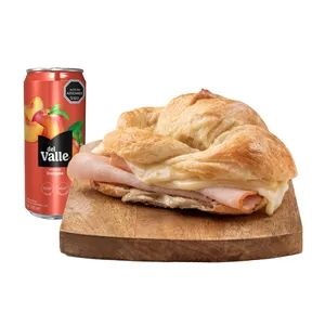 Sándwich Croissant + Lata Jugo Del Valle