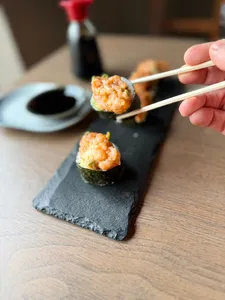V5 Spicy Premium Roll