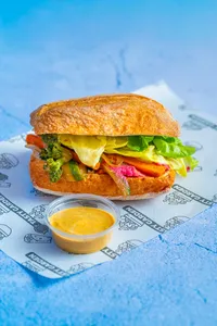 Sandwich Hummus Garden