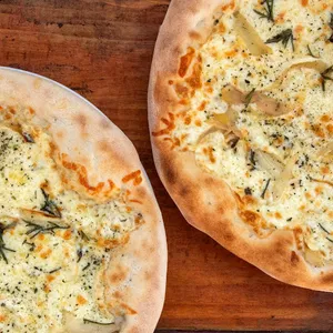 2 Pizzas