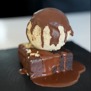 Brownie con Helado