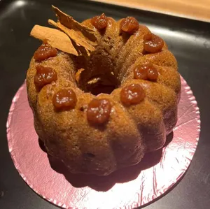 Torta vegana de manzana con canela tamaño personal