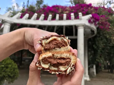 Corazones de profiterol