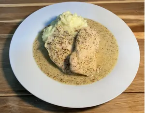 Pollo A La Mostaza Con Acompañante