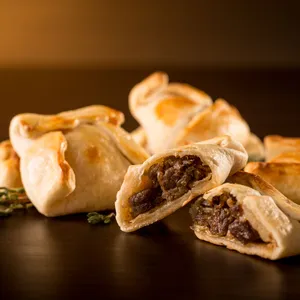 Empanaditas cocktail pino