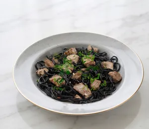 Spaguetti Nero di Sepia Filete y Trufa