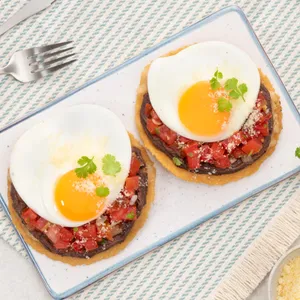 CHALUPA HUEVOS RANCHEROS