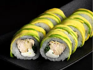 Avocado Roll Pollo
